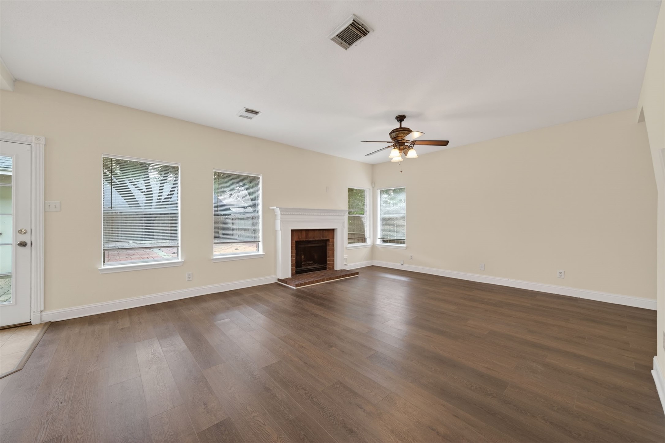 9414 Calwood Circle Spring, TX 77379 - Photo 19 of 49 Living Room