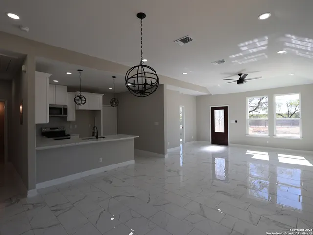 $345,000 | 8803 Rockport, Von Ormy, TX 78073