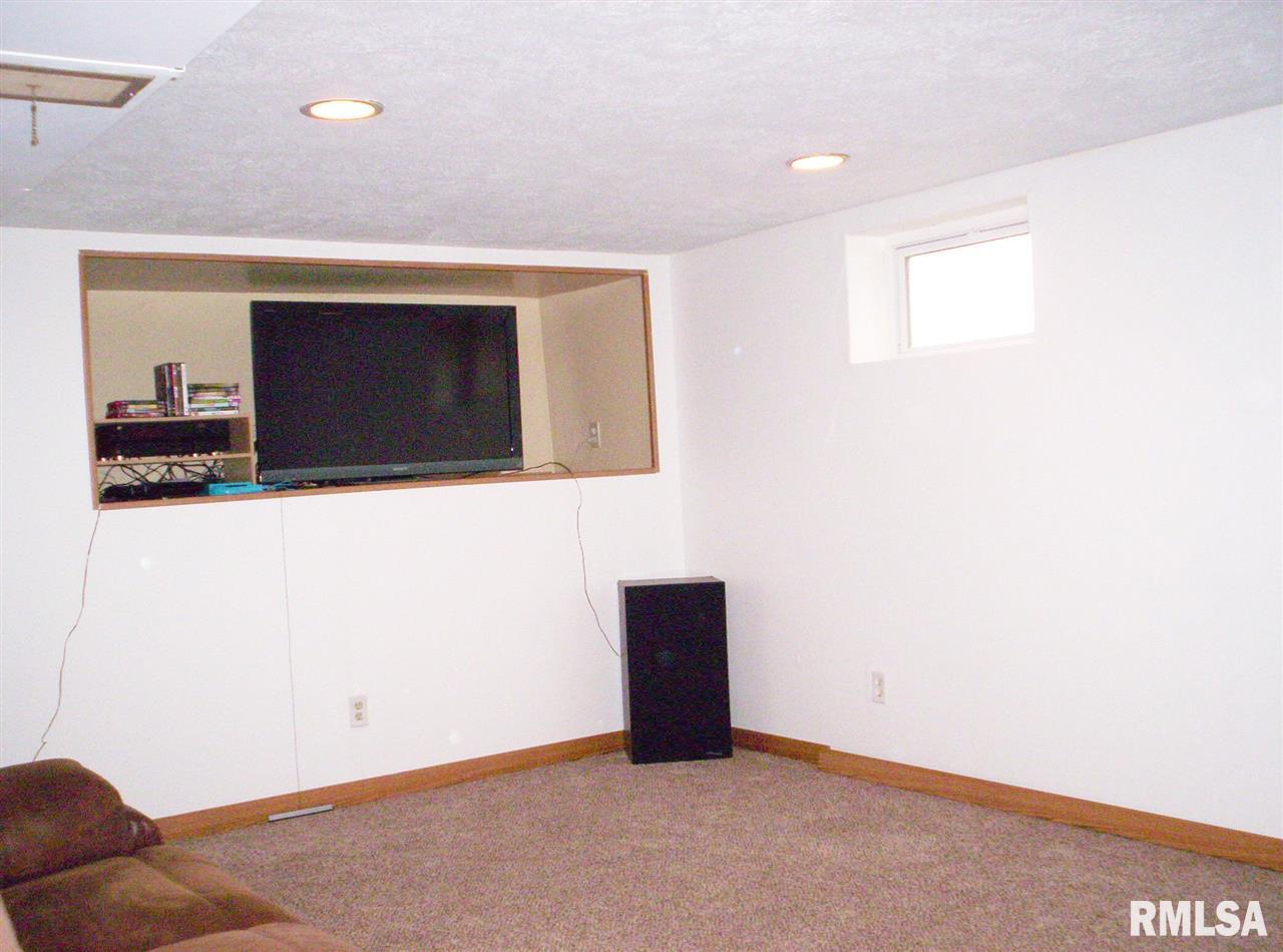 2132 3rd Street Moline, IL 61265 - Photo 12 of 15 Gallery Image 12