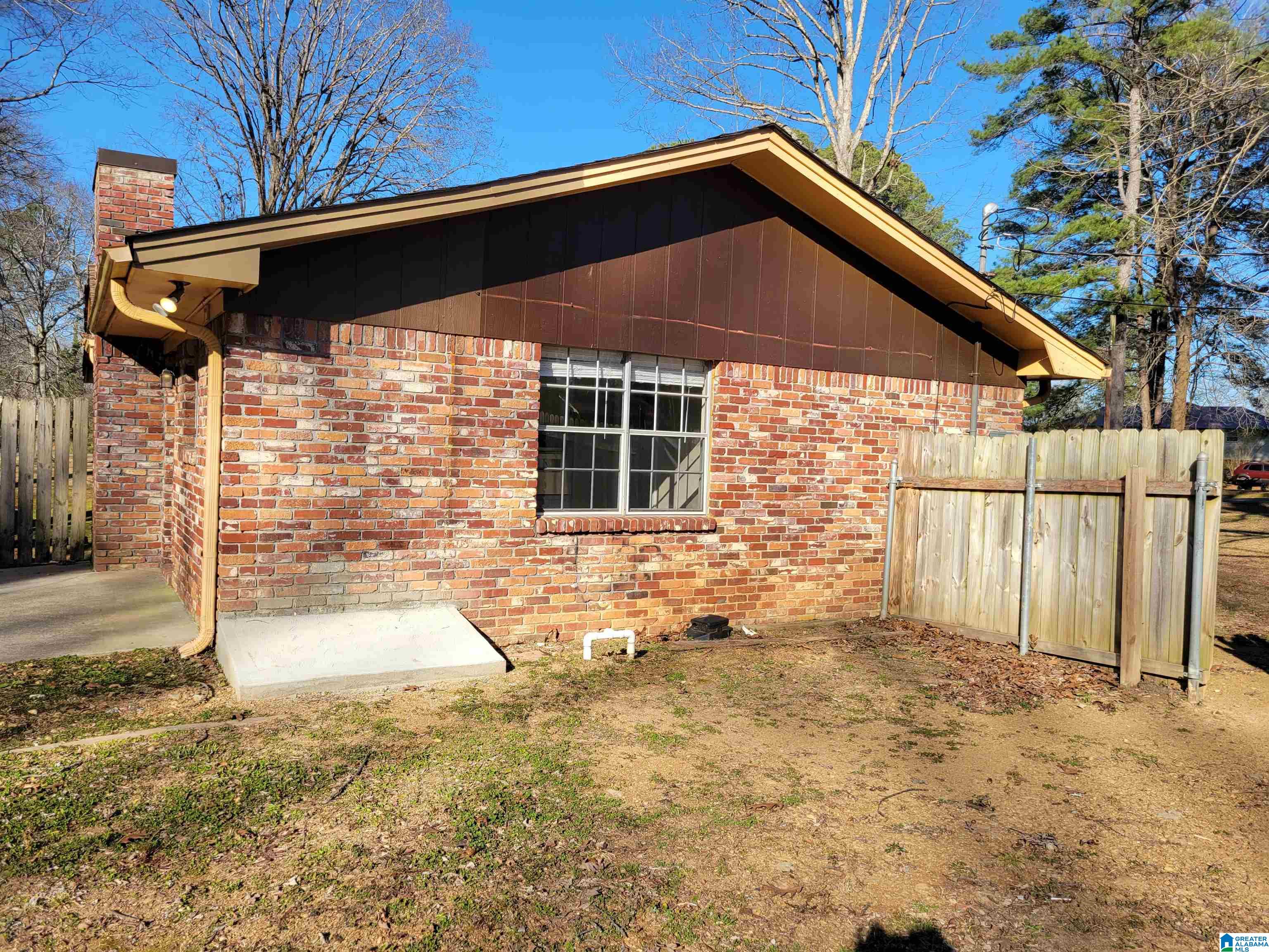 932 Longview Circle Adamsville, AL 35005 - Photo 3 of 15
