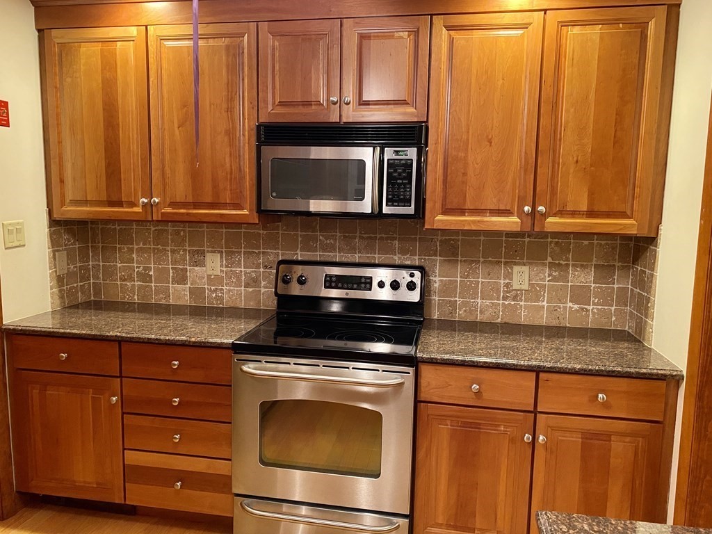 45 Crosby Road Dracut, MA 01826 - Photo 6 of 28 Gallery Image 6