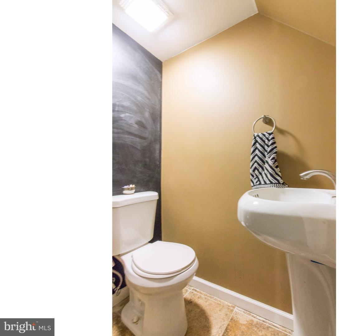 6608 Lotus Road Philadelphia, PA 19151 - Photo 11 of 24