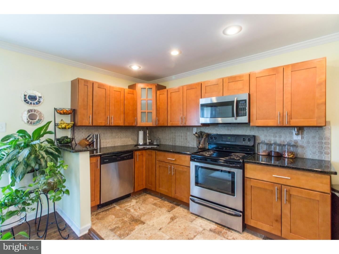 6608 Lotus Road Philadelphia, PA 19151 - Photo 6 of 24