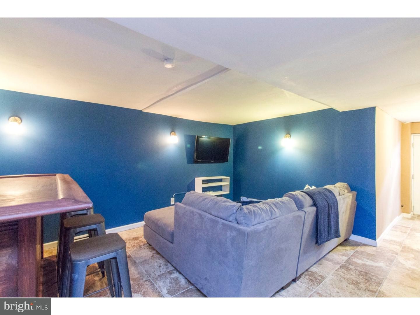 6608 Lotus Road Philadelphia, PA 19151 - Photo 8 of 24