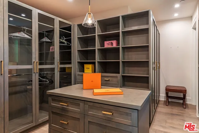 $20,900,000 | 1000 North Norman Place, Los Angeles, CA 90049