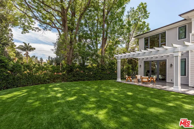 $20,900,000 | 1000 North Norman Place, Los Angeles, CA 90049