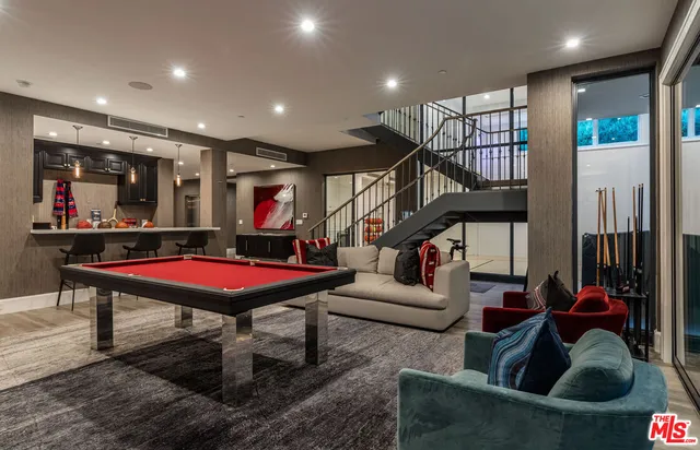 $20,900,000 | 1000 North Norman Place, Los Angeles, CA 90049