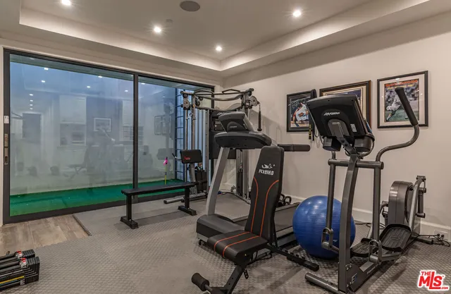 $20,900,000 | 1000 North Norman Place, Los Angeles, CA 90049