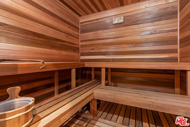 $20,900,000 | 1000 North Norman Place, Los Angeles, CA 90049