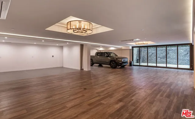 $20,900,000 | 1000 North Norman Place, Los Angeles, CA 90049