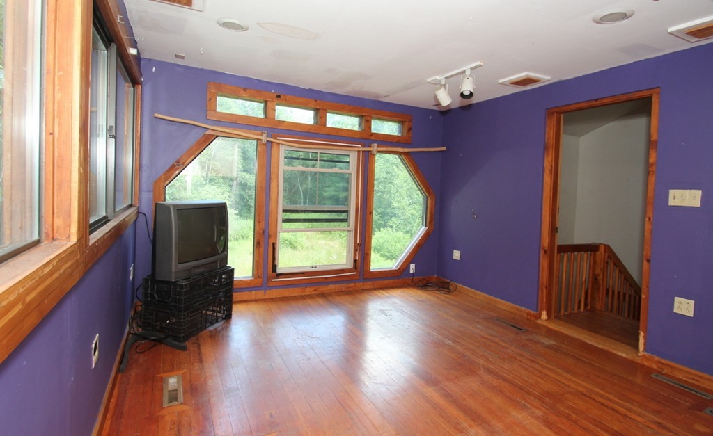 84 Lockes Village Road Wendell, MA 01379 - Photo 15 of 18 Gallery Image 15
