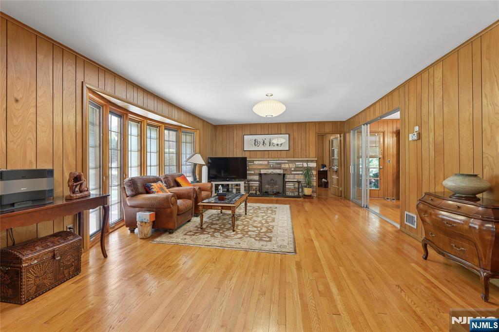 12 Beverly Road Englewood Cliffs, NJ 07632 - Photo 2 of 36