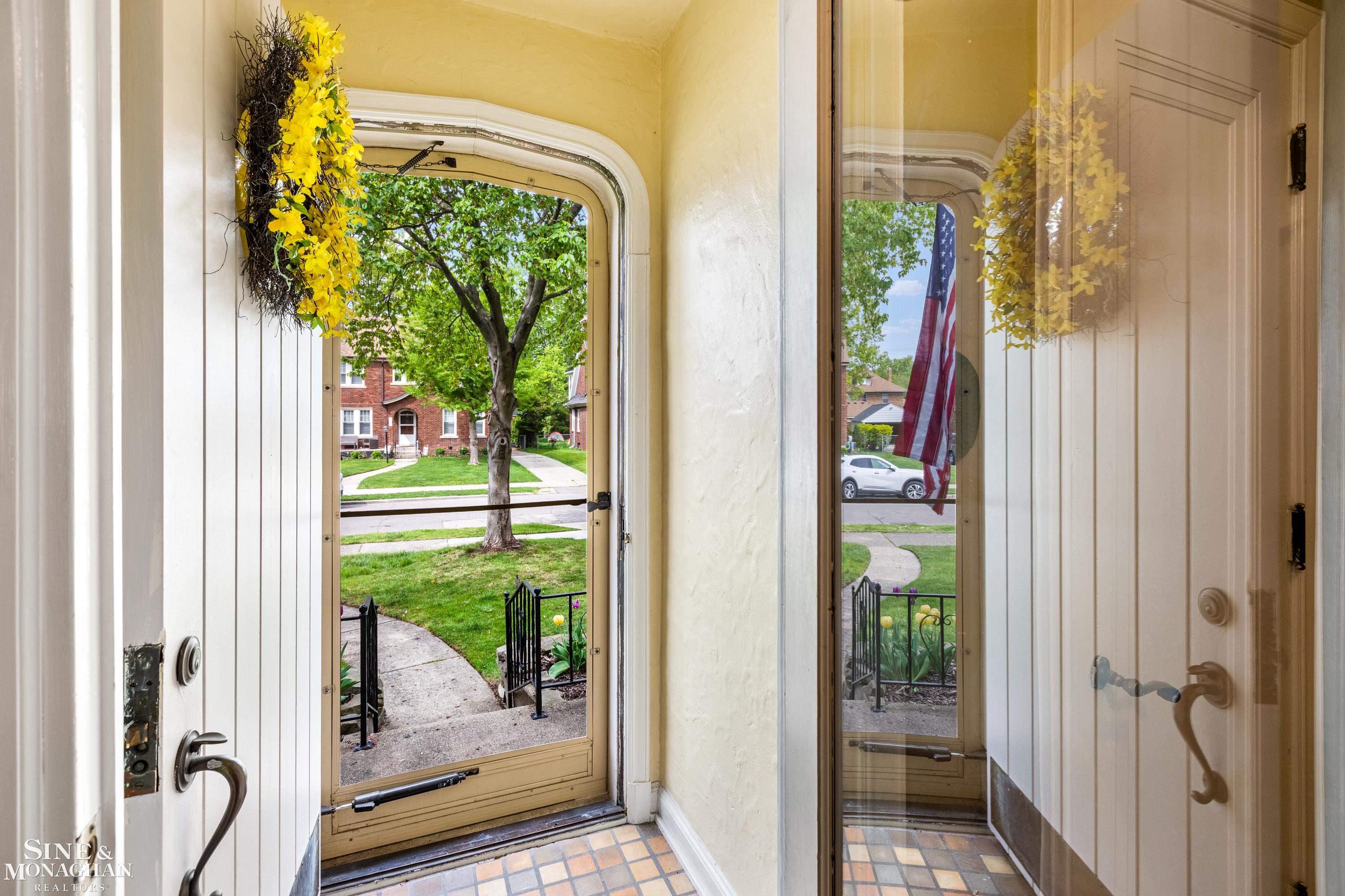 1228 Bedford Road Grosse Pointe Park, MI 48230 - Photo 5 of 56