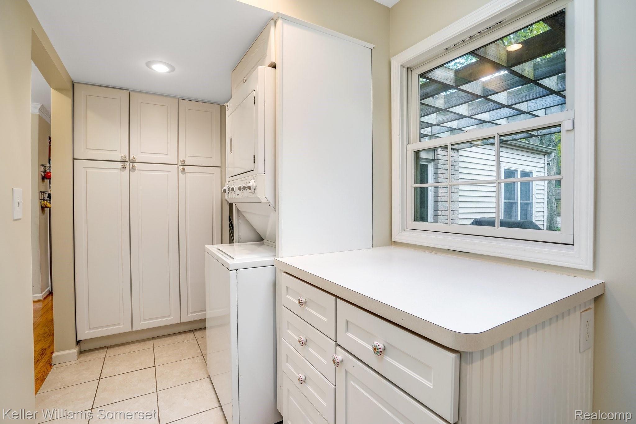 42981 Barchester Road Canton, MI 48187 - Photo 14 of 25 19-web-or-mls-42931 Barchester Rd Canton0019.jpg