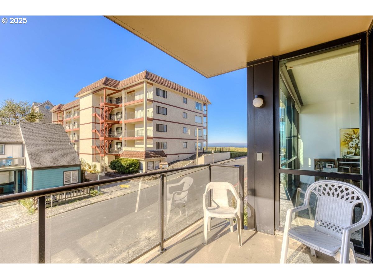 475 South Promenade, Unit 114 Seaside, OR 97138 - Photo 16 of 30