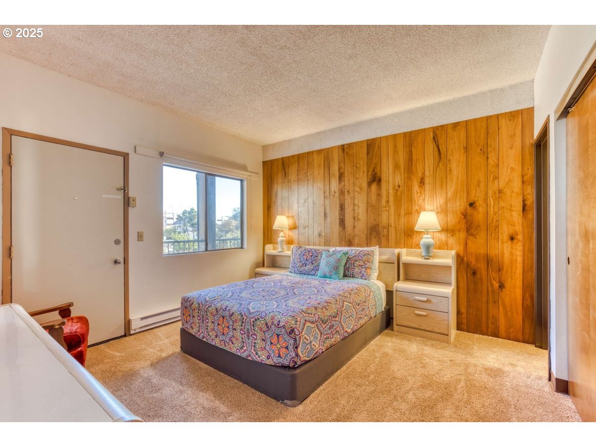 475 South Promenade, Unit 114 Seaside, OR 97138 - Photo 19 of 30 Bedroom