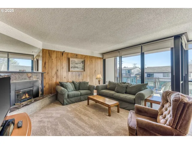 $375,000 | 475 South Promenade, Unit 114, Seaside, OR 97138