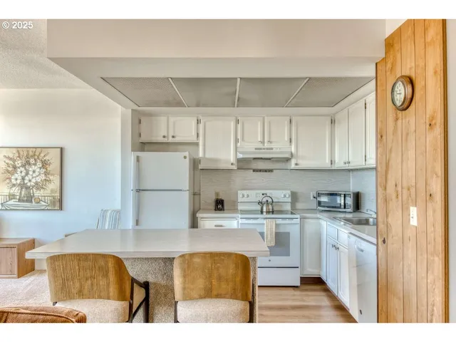 $375,000 | 475 South Promenade, Unit 114, Seaside, OR 97138