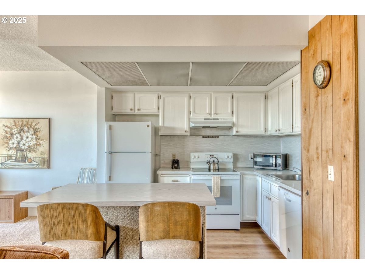 475 South Promenade, Unit 114 Seaside, OR 97138 - Photo 8 of 30