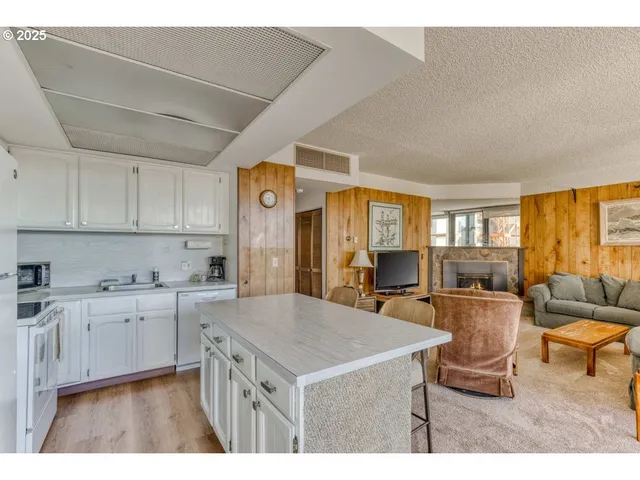 $375,000 | 475 South Promenade, Unit 114, Seaside, OR 97138