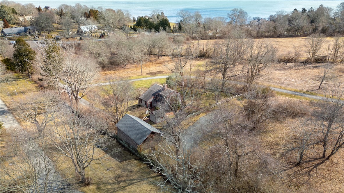 285 Howland Avenue Middletown, RI 02842 - Photo 2 of 2