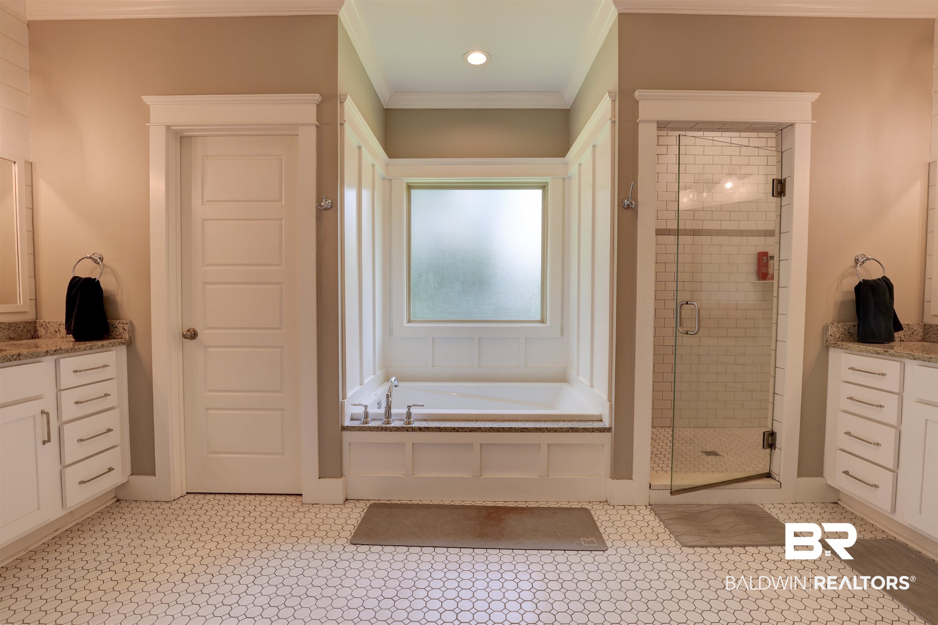 21438 Roundhouse Road Fairhope, AL 36532 - Photo 14 of 24 Primary Bathroom