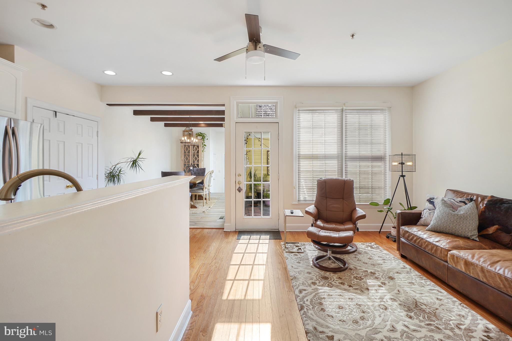 305 Hart Road Gaithersburg, MD 20878 - Photo 11 of 49 Family Room