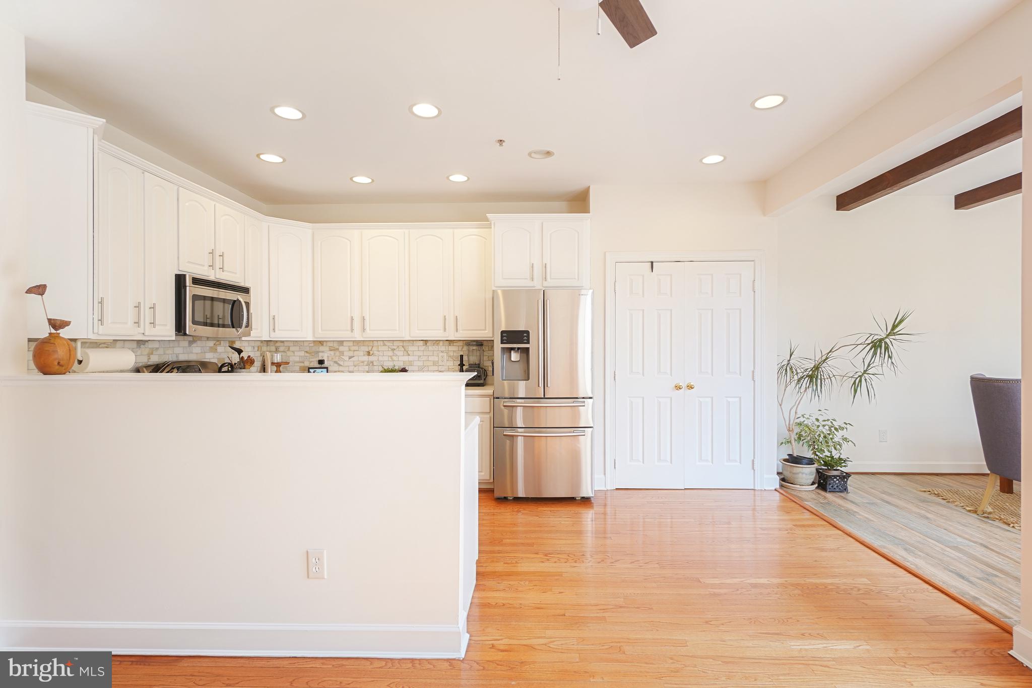 305 Hart Road Gaithersburg, MD 20878 - Photo 13 of 49 Kitchen