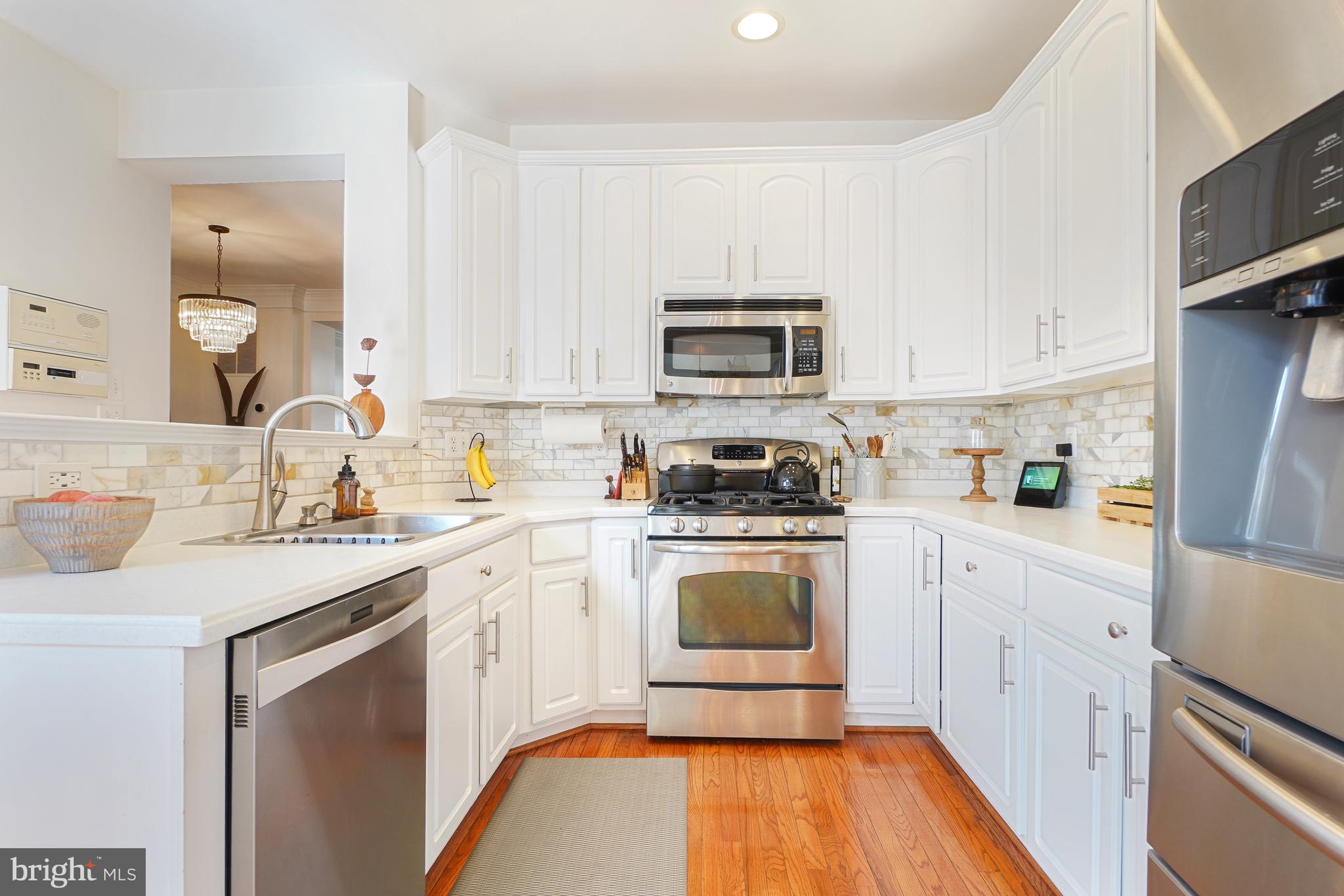 305 Hart Road Gaithersburg, MD 20878 - Photo 17 of 49 Kitchen