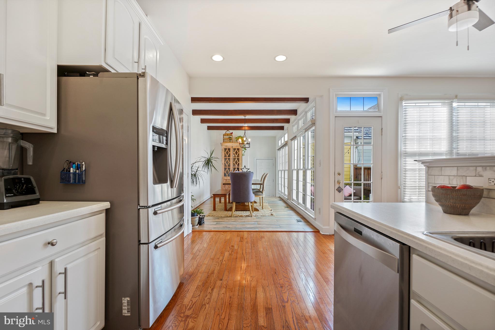 305 Hart Road Gaithersburg, MD 20878 - Photo 18 of 49 Kitchen