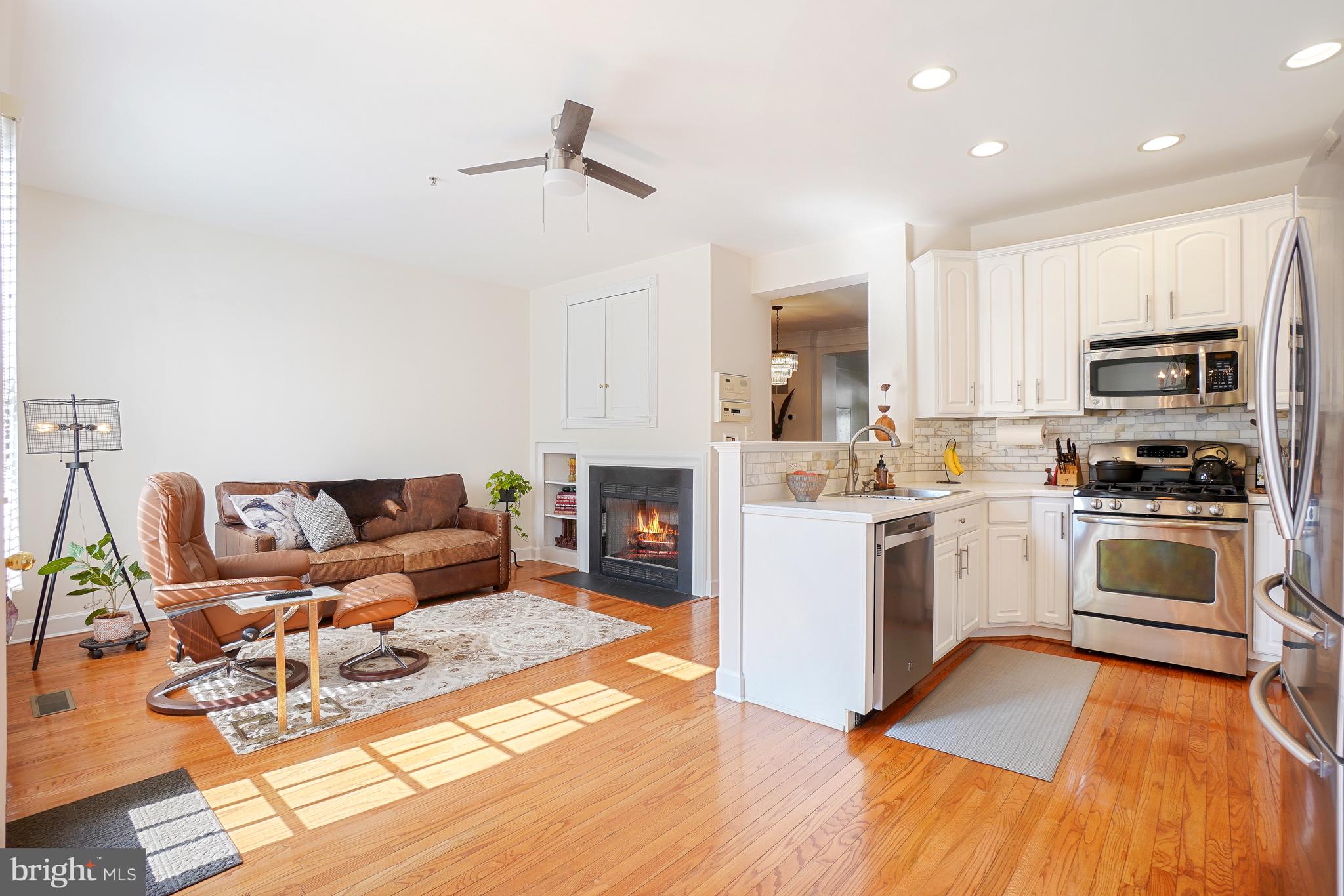 305 Hart Road Gaithersburg, MD 20878 - Photo 19 of 49 Kitchen