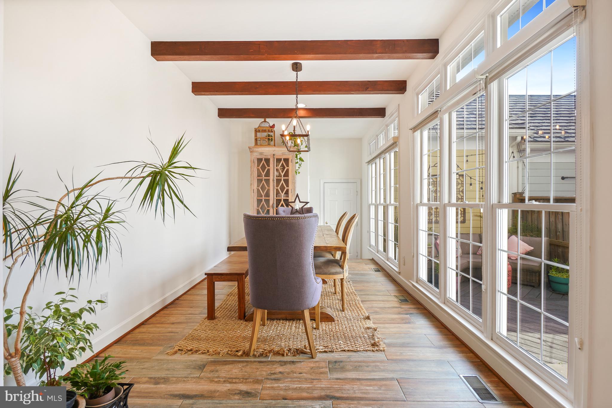 305 Hart Road Gaithersburg, MD 20878 - Photo 20 of 49 Informal Eating Area/Dining