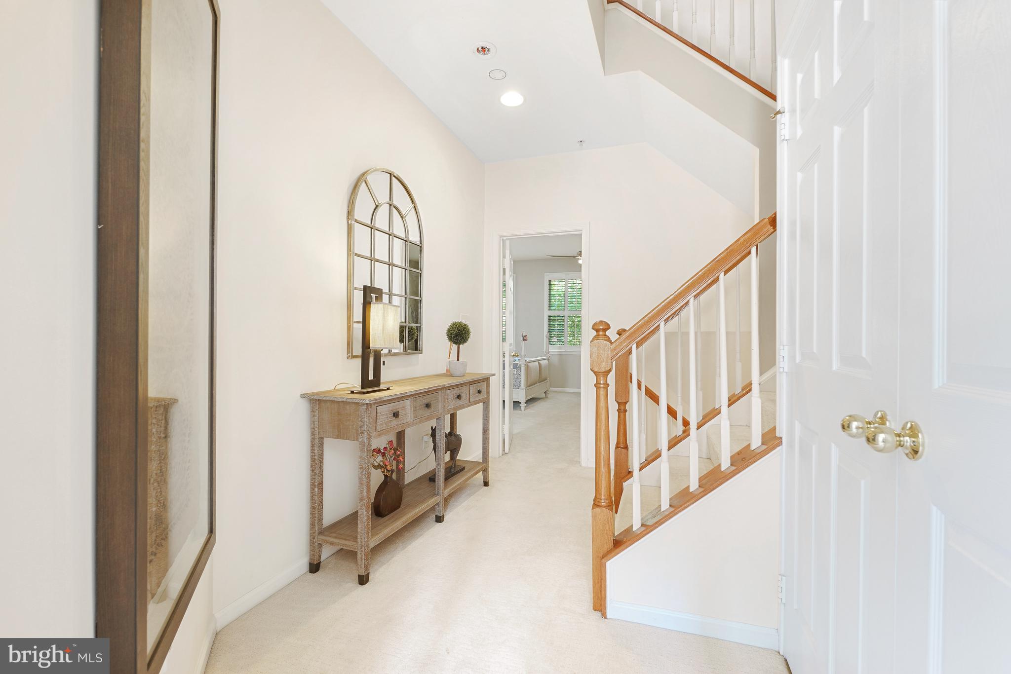 305 Hart Road Gaithersburg, MD 20878 - Photo 24 of 49 Upper Level Hallway