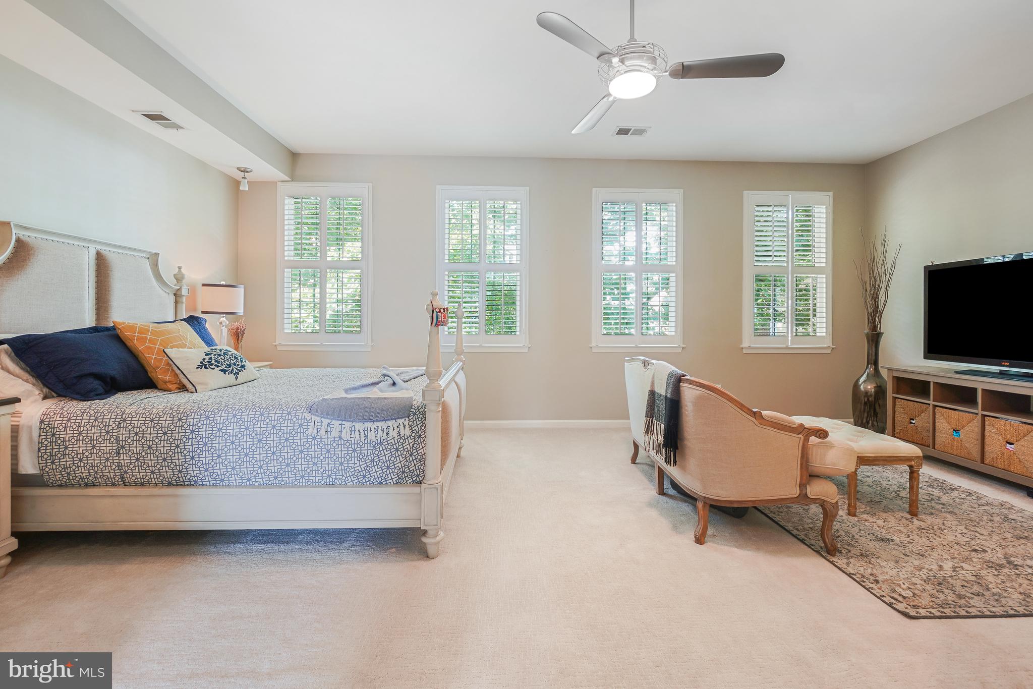 305 Hart Road Gaithersburg, MD 20878 - Photo 25 of 49 Primary Bedroom