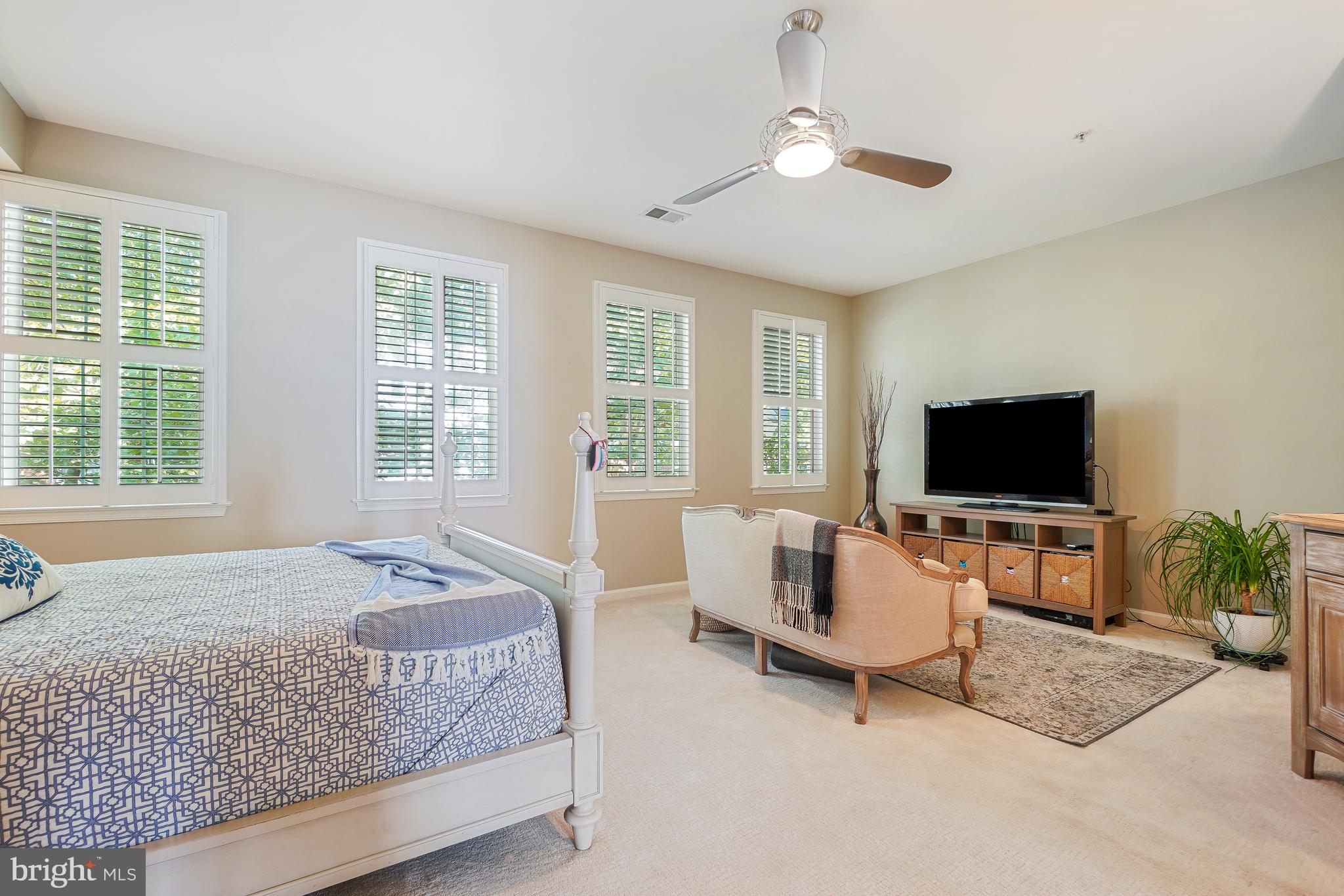 305 Hart Road Gaithersburg, MD 20878 - Photo 26 of 49 Primary Bedroom