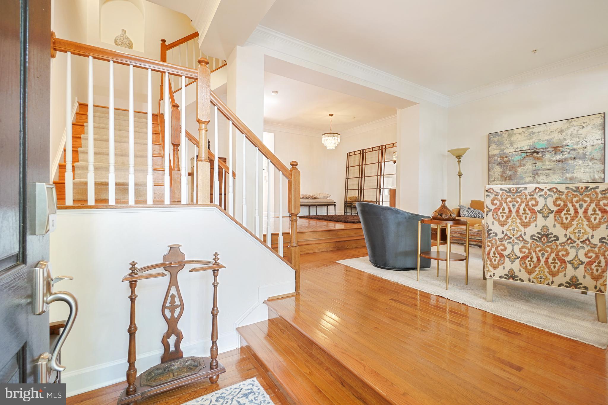 305 Hart Road Gaithersburg, MD 20878 - Photo 3 of 49 Entry