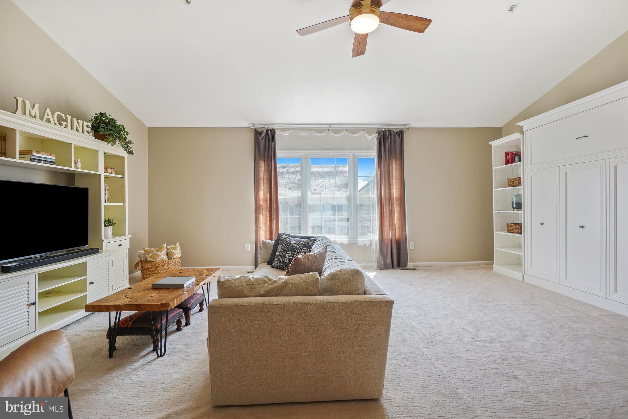 305 Hart Road Gaithersburg, MD 20878 - Photo 39 of 49 Top Level Family/Rec Room