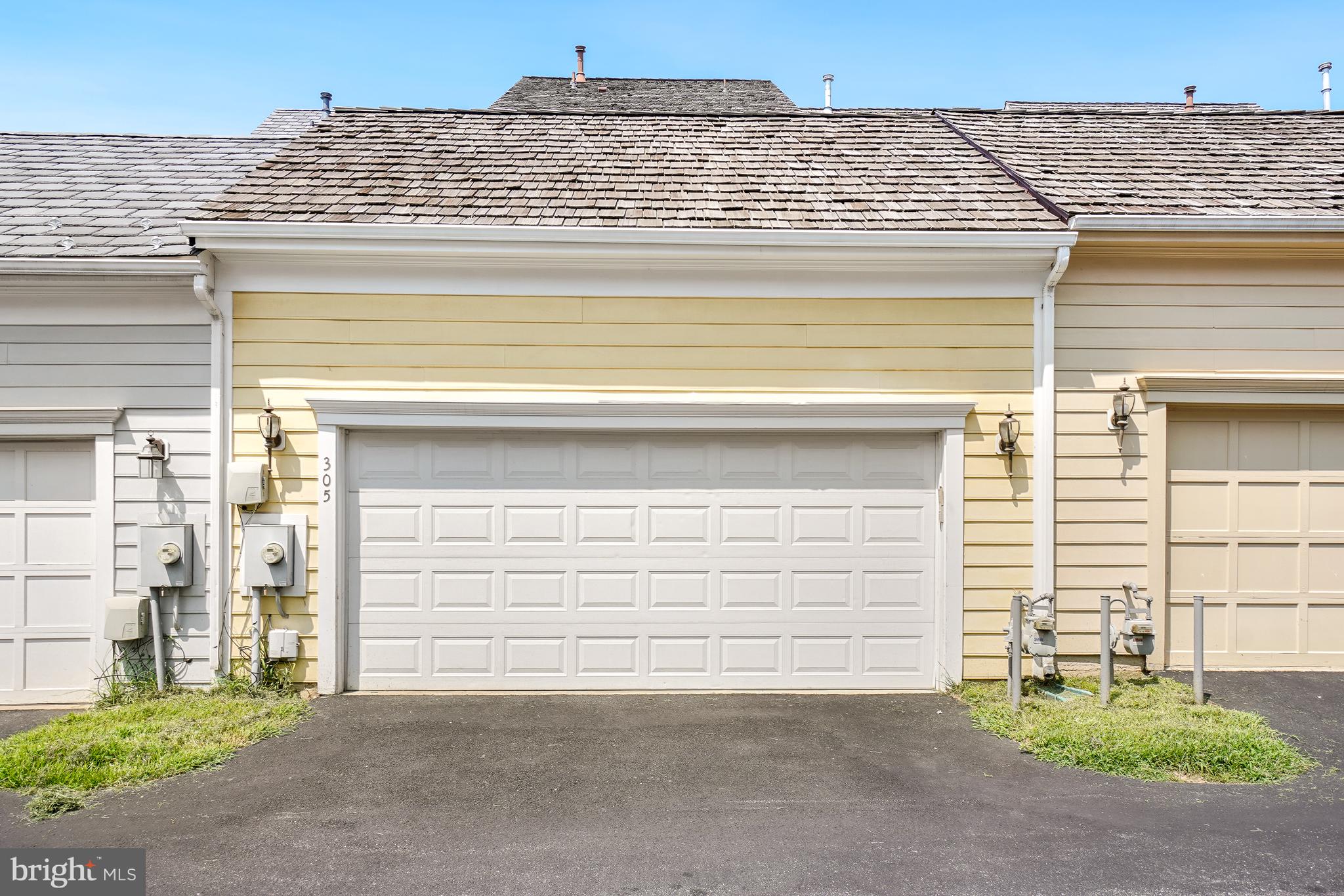305 Hart Road Gaithersburg, MD 20878 - Photo 45 of 49 Exterior Rear Garage