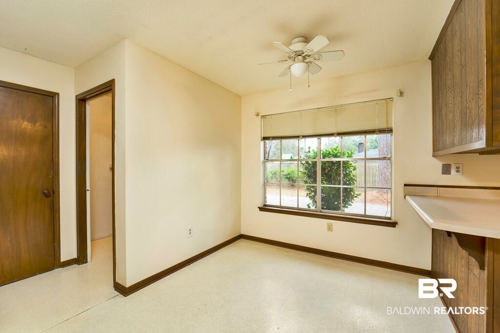 2809 Del Rio Road South Mobile, AL 36693 - Photo 6 of 17 Breakfast