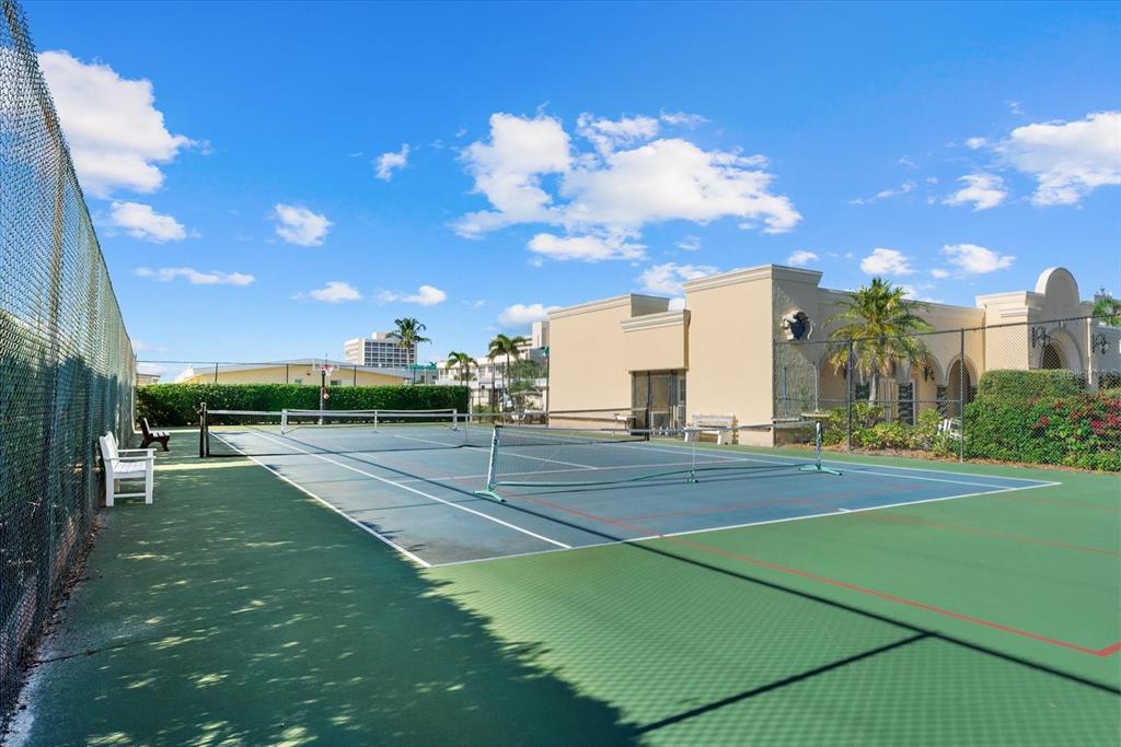 6006 Midnight Pass Road, Unit 11 Sarasota, FL 34242 - Photo 29 of 45 a view of a city