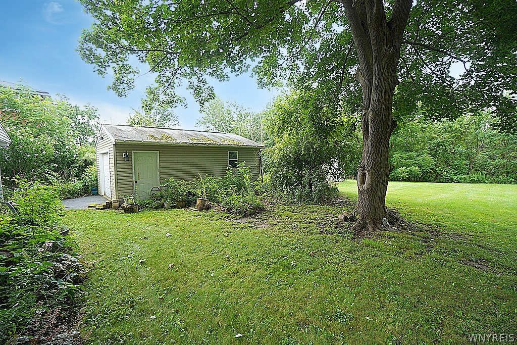 2398 Niagara Road Wheatfield, NY 14304 - Photo 26 of 31 Gallery Image 26