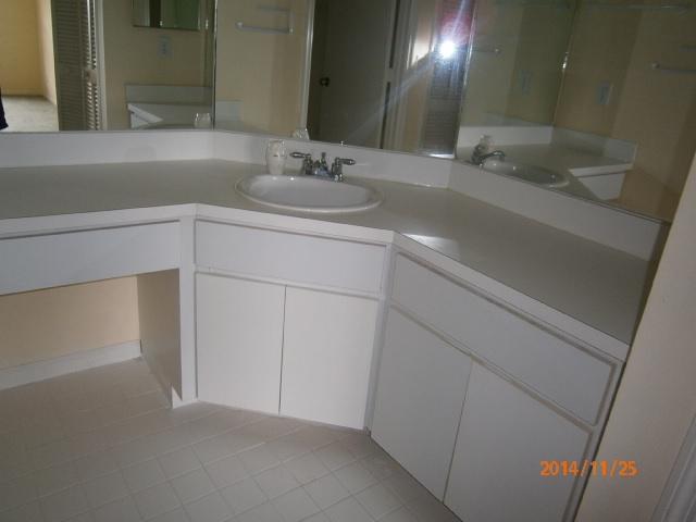 950 South Kanner Highway, Unit 905 Stuart, FL 34994 - Photo 10 of 12 master bath (2)