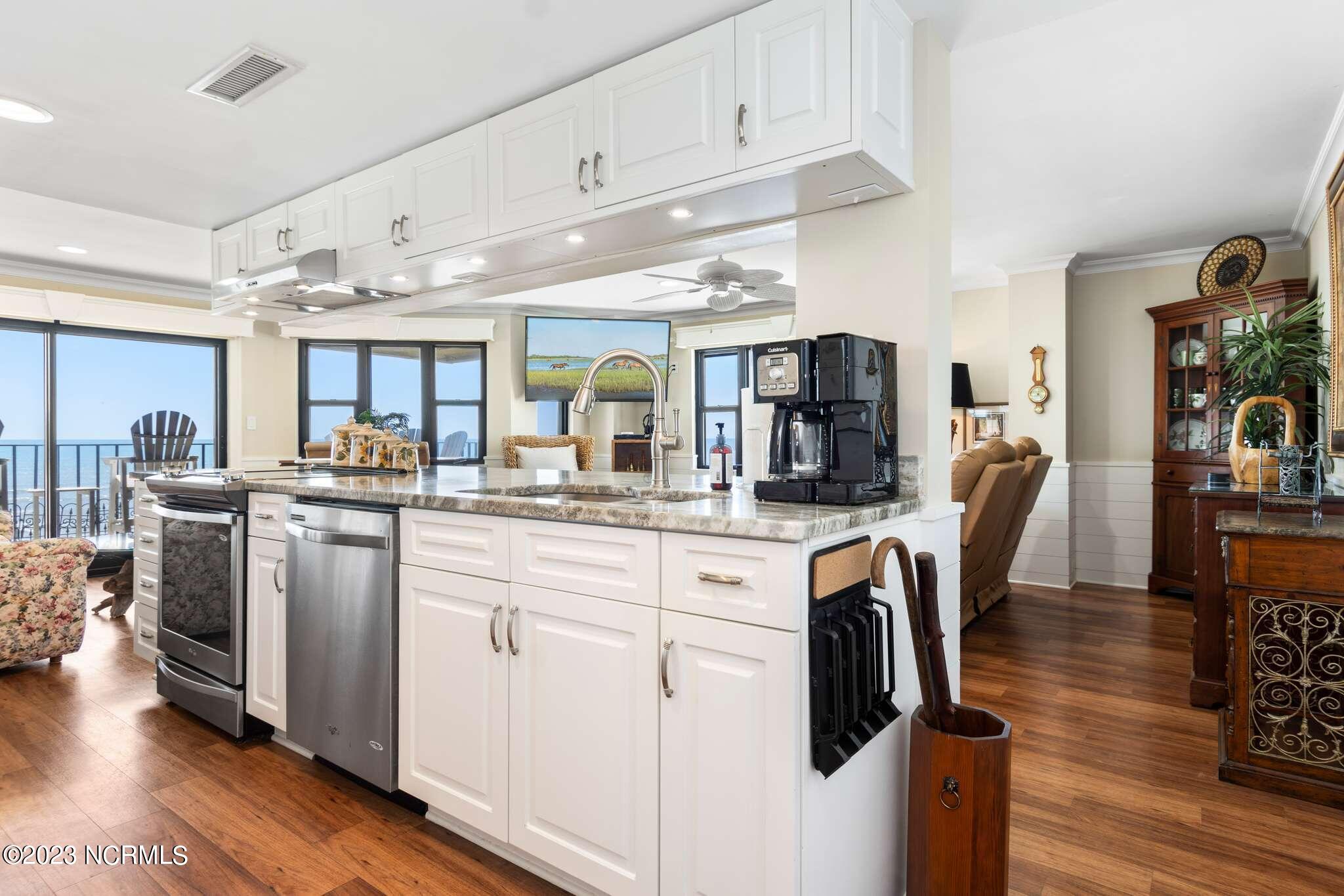 1505 Salter Path Road, Unit 330 Indian Beach, NC 28512 - Photo 12 of 60 Summer Winds 330