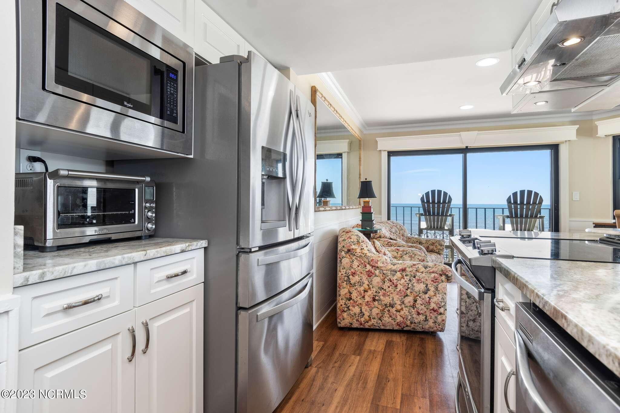 1505 Salter Path Road, Unit 330 Indian Beach, NC 28512 - Photo 10 of 60 Summer Winds 330