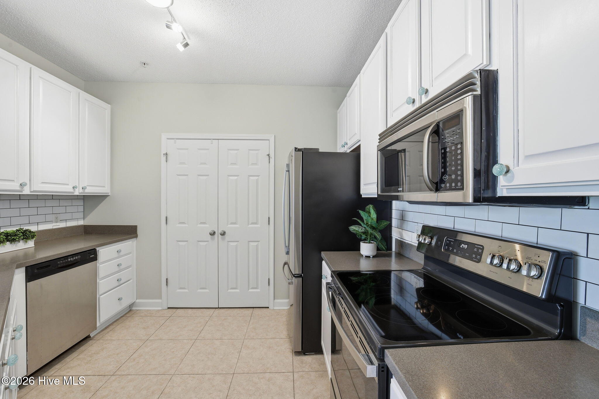 1135 Park Road Southwest, Unit 1203 Sunset Beach, NC 28468 - Photo 28 of 44 27-web-or-mls-CZ9A2930