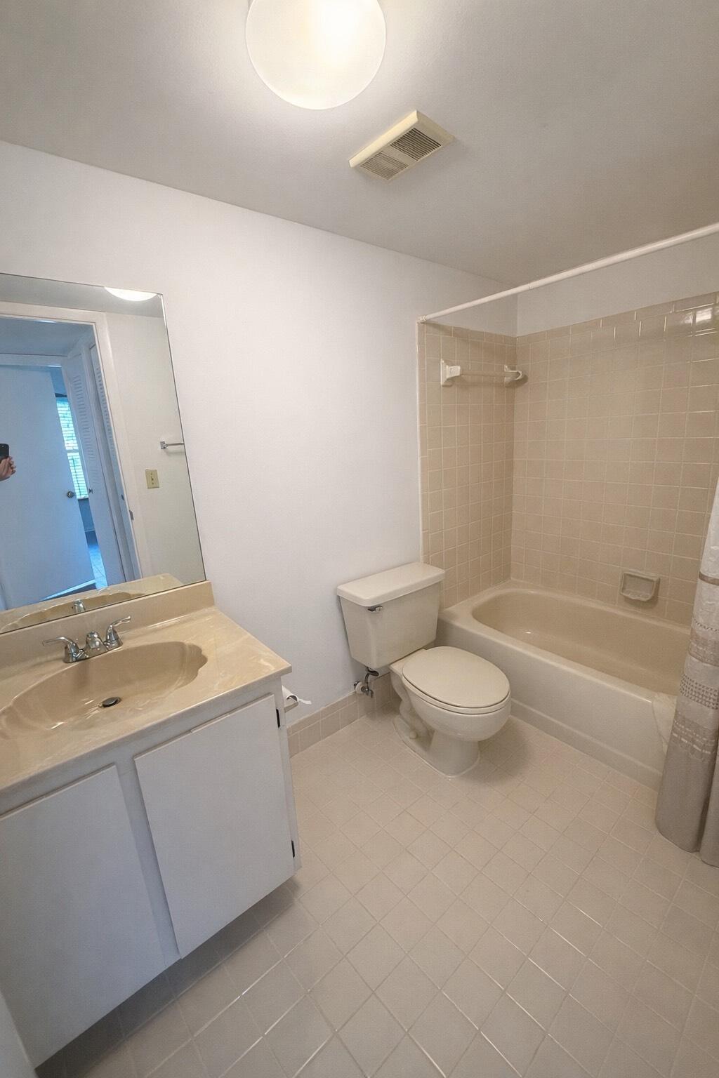 9480 Boca Cove Circle, Unit 415 Boca Raton, FL 33428 - Photo 10 of 16 D13913EC-CE2B-44FC-B2AA-7A584EA012BD