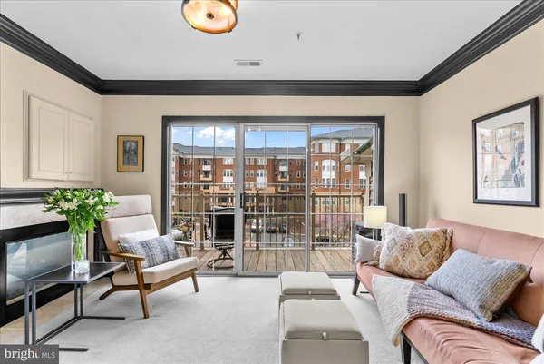 $485,000 | 10337 Sager Avenue, Unit 304, Fairfax, VA 22030