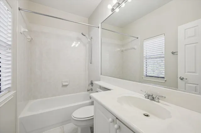 $3,200 | 2422 Dorrington Street, Unit A, Houston, TX 77030