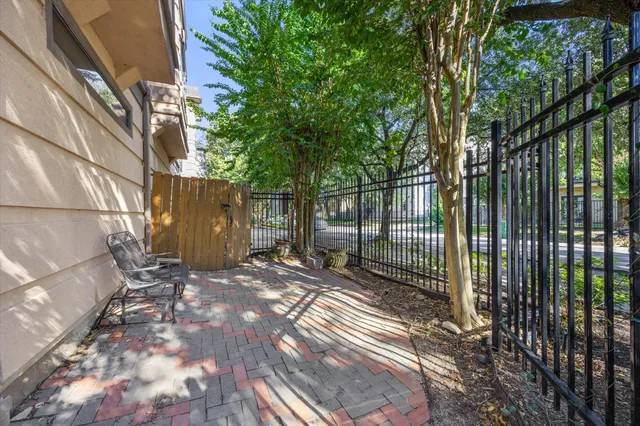 $3,200 | 2422 Dorrington Street, Unit A, Houston, TX 77030