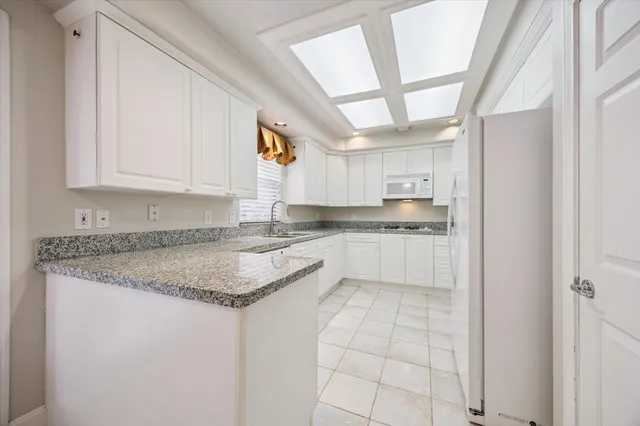 $3,200 | 2422 Dorrington Street, Unit A, Houston, TX 77030